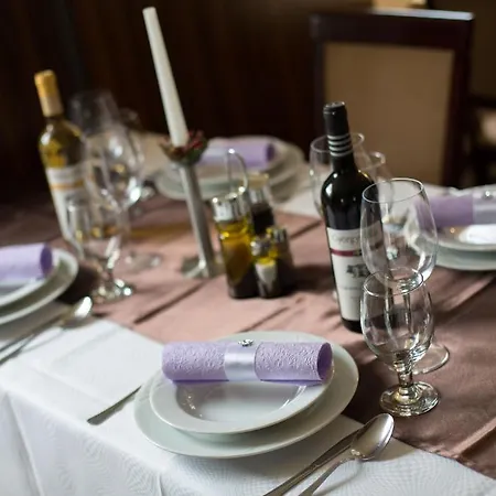 Koeroes Panzio Es Etterem Hotel