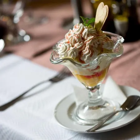 Koeroes Panzio Es Etterem 3*