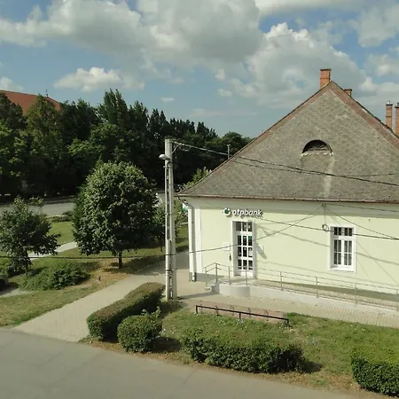 Hotel Koeroes Panzio Es Etterem 3*