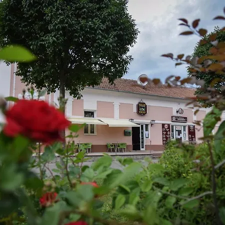 Hotel Koeroes Panzio Es Etterem Gyomaendrod