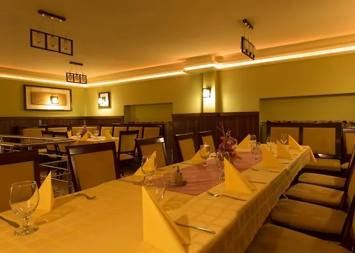 Koeroes Panzio Es Etterem Hotel